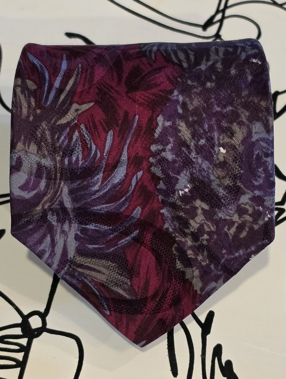 Enrico Coveri Vintage Men's Silk Tie Purple Fuchsia Abstract Floral 59" x 3.5"